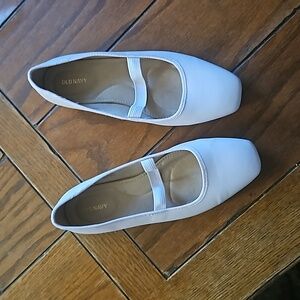 Brand new size 10 ballet flats